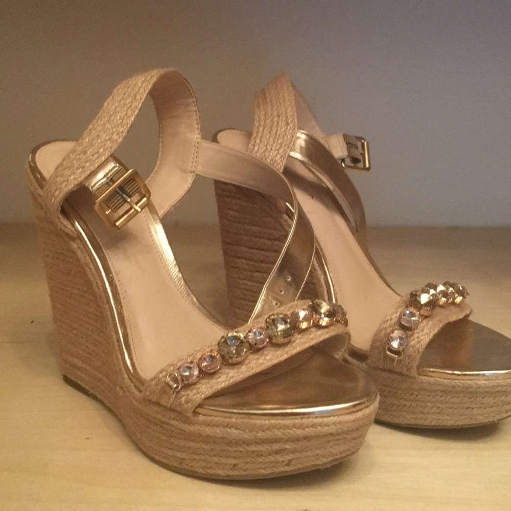 Pelle mode tartan beaded 4” wedge sandals